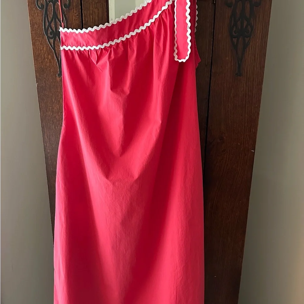 Petal & Pup Red One-Shoulder Midi Dress with Contrast Trim - Picture 5 of 6